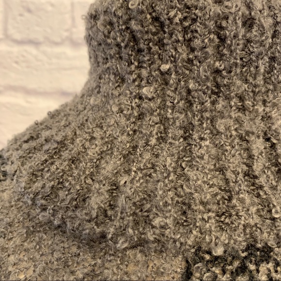 🎁TODAY ONLY🎁 NIP Charcoal Gray Plaid Turtleneck Sweater Poncho - Picture 4 of 4